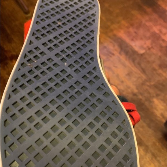 Pumas - Picture 3 of 3